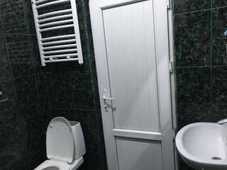 Гостевой дом Old Tbilisi 27 Тбилиси Трехместный номер-16