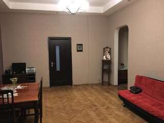 Гостевой дом Old Tbilisi 27 Тбилиси Трехместный номер-35